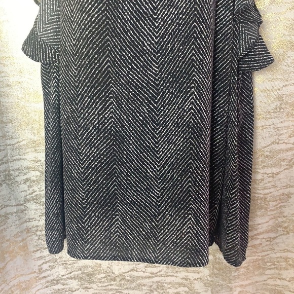 Michael Michael Kors black/white ruffled cold shoulder blouse size L - Picture 4 of 13